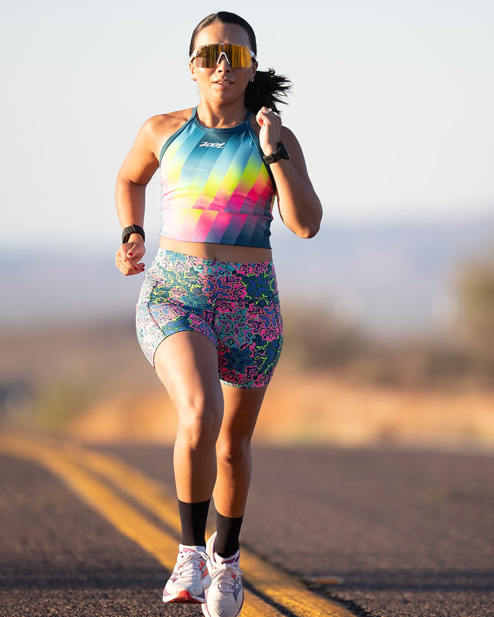 Zoot Sports RUN BOTTOMS Women's Ltd Run 4" Pulse High-Rise Short - Costa Del Sol