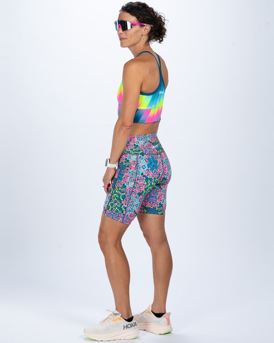 Zoot Sports RUN BOTTOMS Women's Ltd Run 8" Pulse High-Rise Short - Costa Del Sol