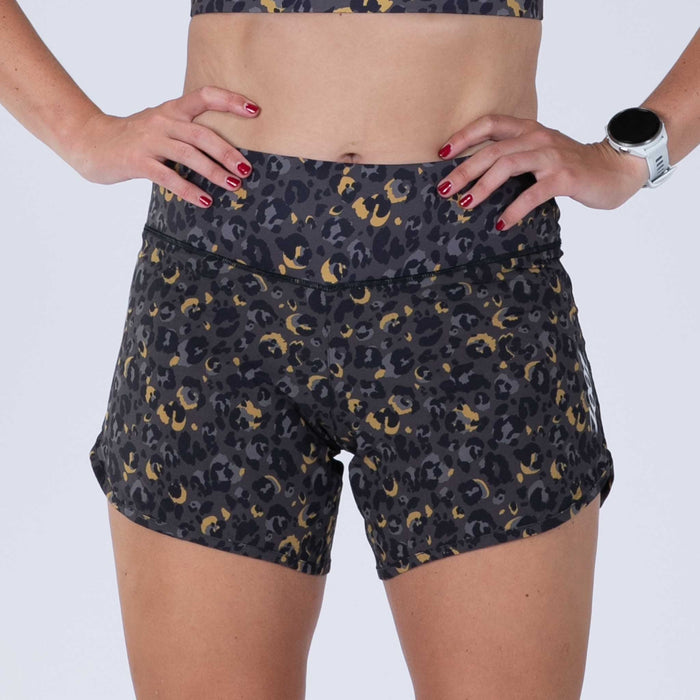 Zoot Sports RUN BOTTOMS Women's Ltd Run 6" Short - Cheetah