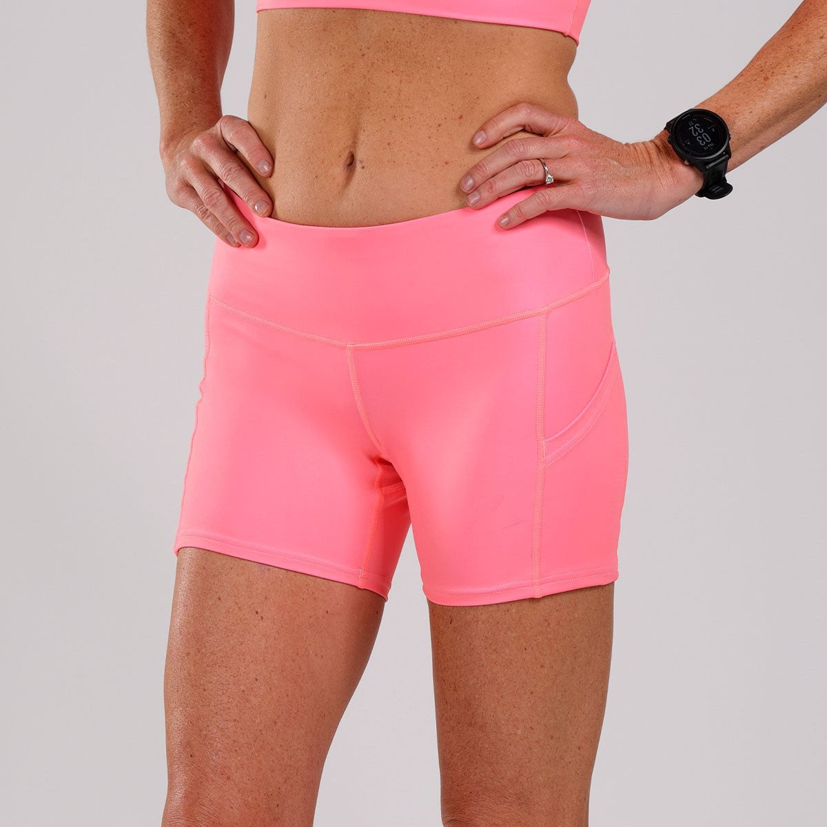 Zoot Sports RUN BOTTOMS Women's LTD Run Pulse Short - Neon Coral
