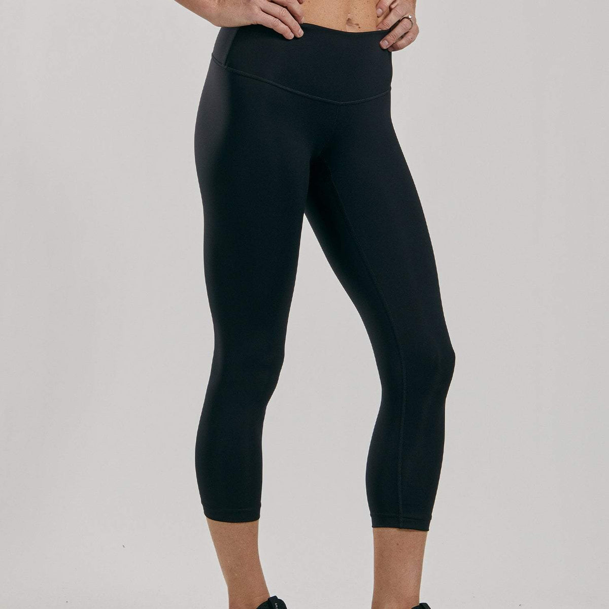 USA Pro Womens High Rise Capri Cropped Leggings (Black) - Sports Direct