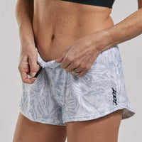 Zoot Sports RUN BOTTOMS WOMENS LTD RUN 3" CLASSIC SHORT - WHITE SANDS