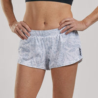 Zoot Sports RUN BOTTOMS WOMENS LTD RUN 3" CLASSIC SHORT - WHITE SANDS