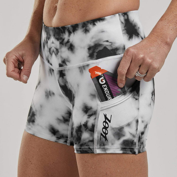 Zoot Sports RUN BOTTOMS WOMENS LTD RUN PULSE SHORT - BLACK TIE DYE