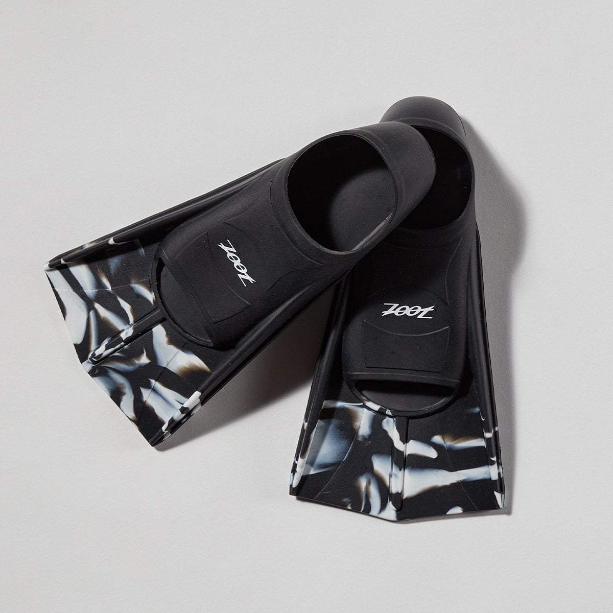 Zoot Sports SWIM ACCESSORIES ULTRA SWIM FINS - BLACK/WHITE